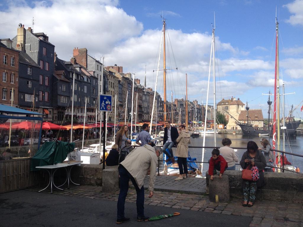 La Maison De Pierre Et Valerie Ste Catherine Honfleur Exterior foto